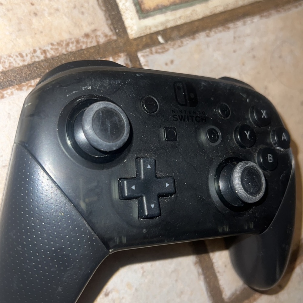 Nintendo controller - Picture 2 of 3